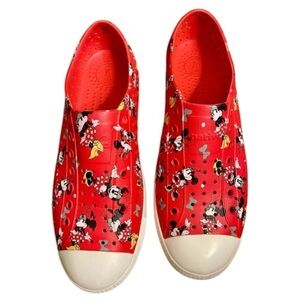 Native Disney Parks Minnie Mouse Red Shoes Size 9 Men, 11 Women‎